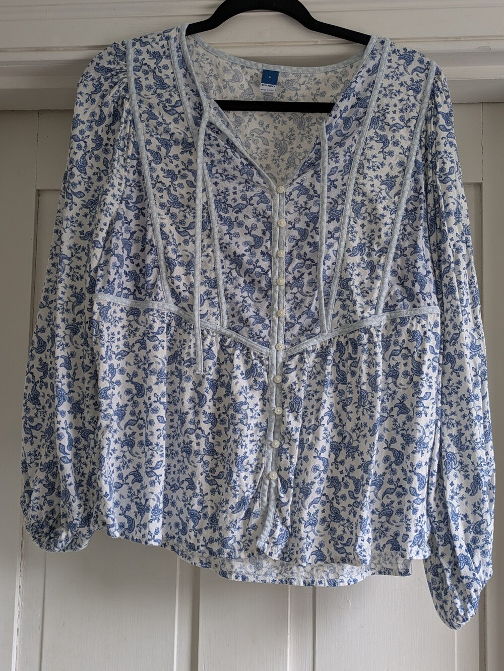 Old Navy White & Blue Floral Peasant Top- M - Picture 1 of 4